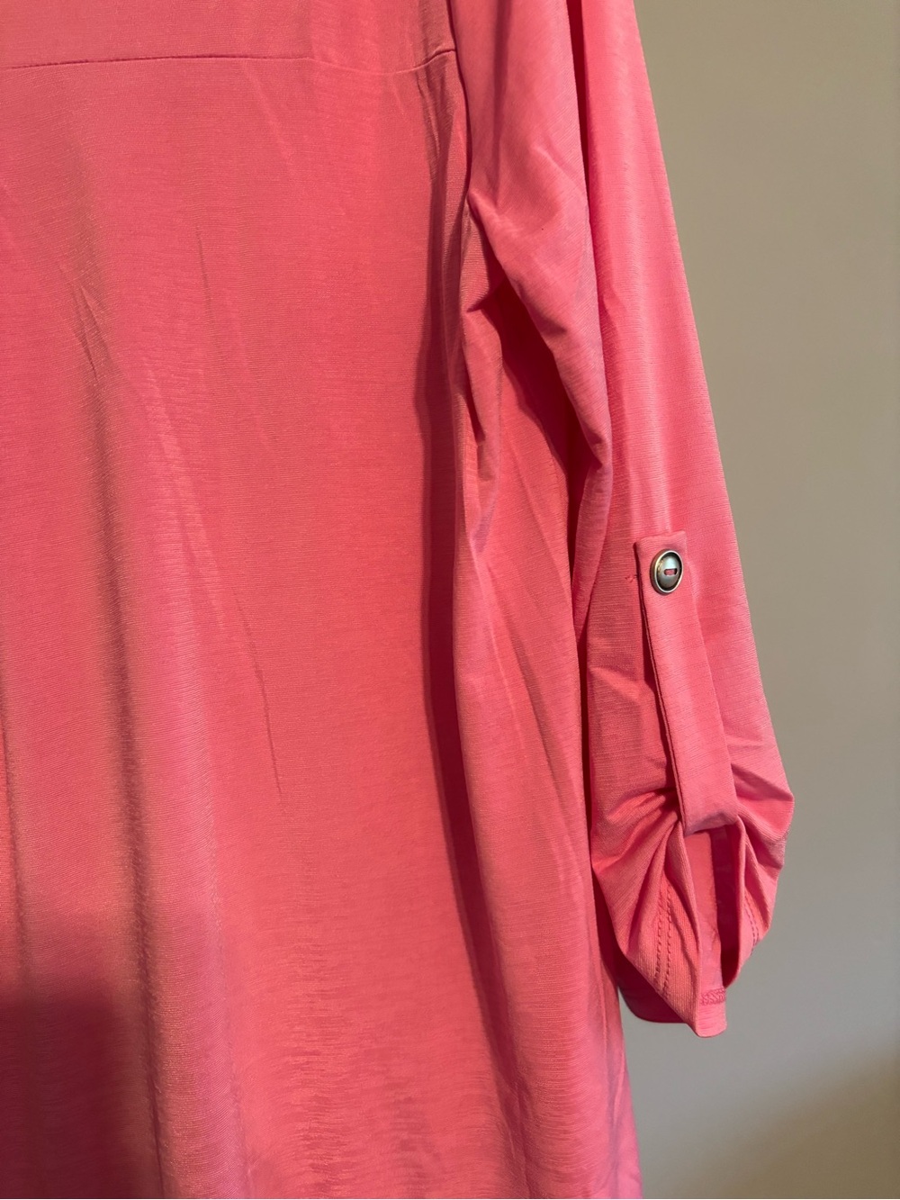 Dear Scarlett Women’s blouse pink v neck with tab sleeve S M L - Picture 4 of 8